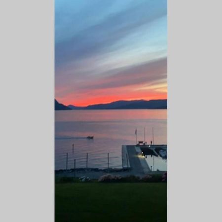 Flott Leilighet Med Spektakulaer Utsikt! Hjelmeland Exterior foto